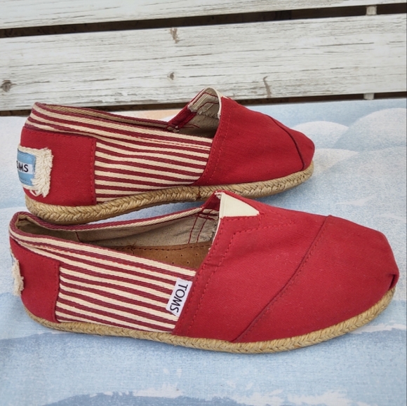 Toms Shoes - Toms Classic Univ Red Stripe Espadrille Flats Sz 6